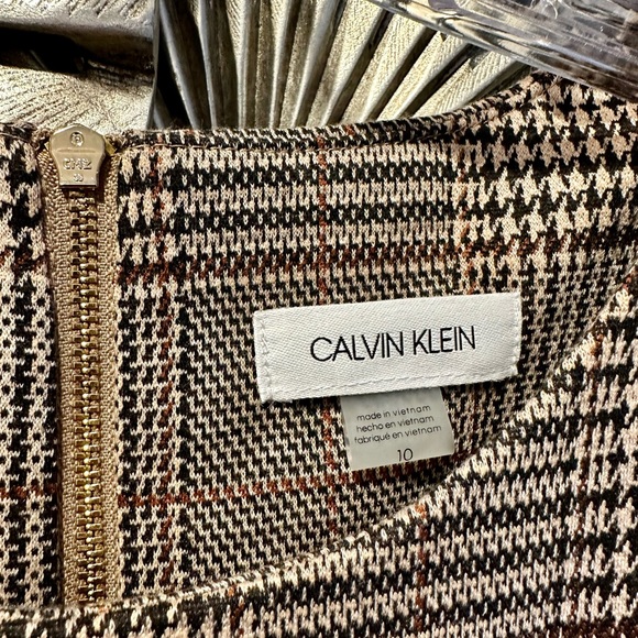 Sleeveless Plaid dress with A-line skirt - Picture 2 of 5